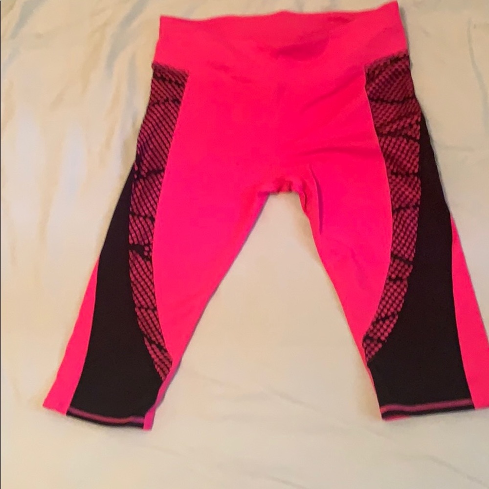 Size M gently used Fabletics crops.